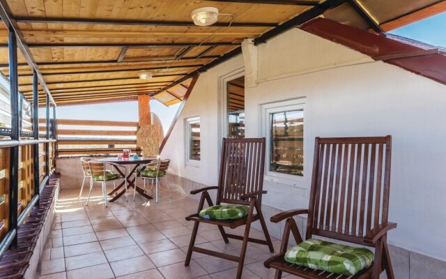 Nice Home in Valtura With Wifi and 2 Bedrooms