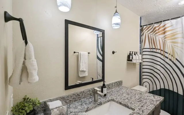 Vibrant Getaway Say Hello to the Best of Houston
