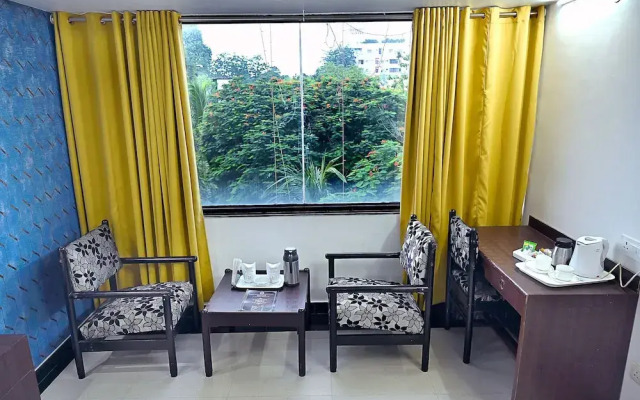 Hotel Rajhans International