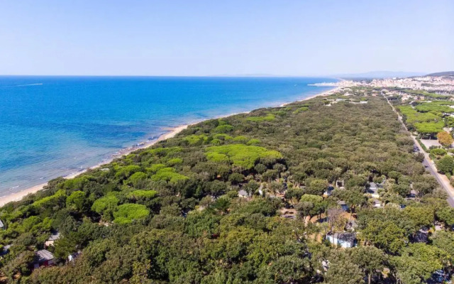 Riva Degli Etruschi by INH