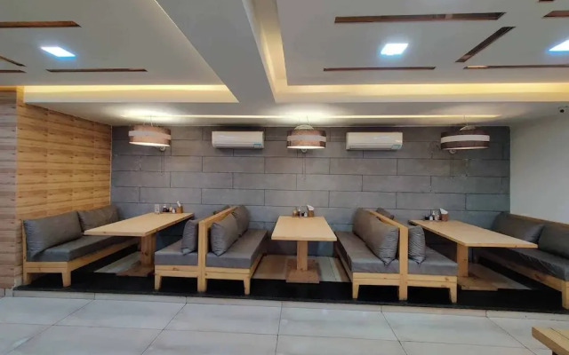 Hotel Holy Basil