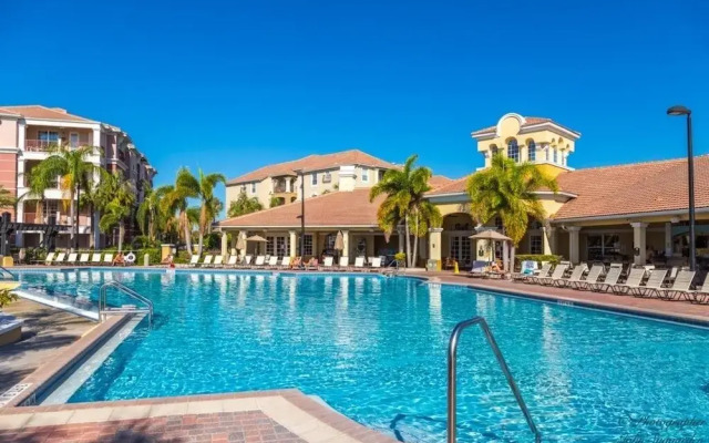 Pool Side Escape 3 Bedroom Condo
