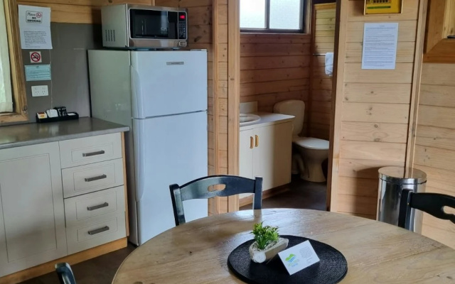 Lakes And Craters Holiday Park – Kitchen – Camperdown