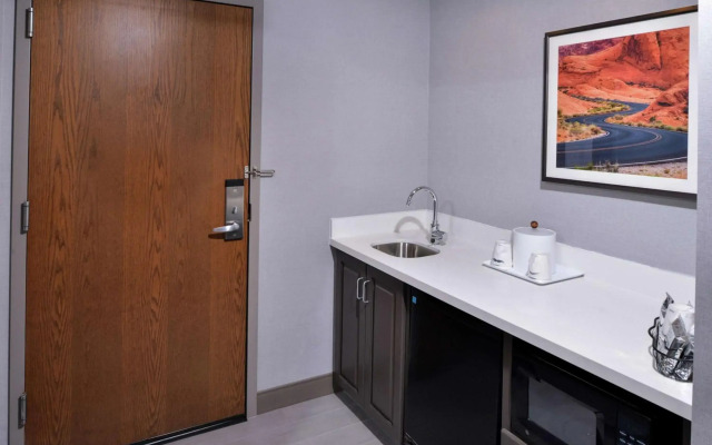 Hampton Inn & Suites Carson City