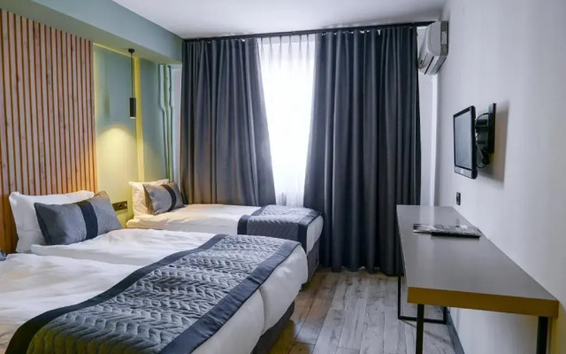 Polek Hotel