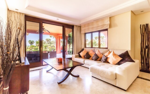 Frontline beach 3 bedroom apartment