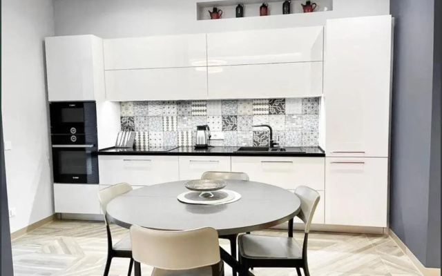 Most City area 2-bedroom Lux, Ekaterinoslav square