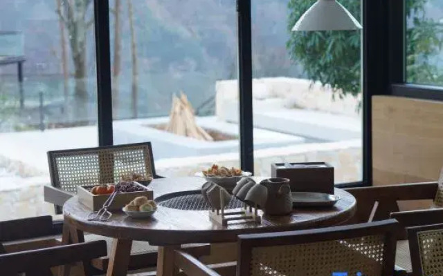 Yunfu Banshan Holiday Homestay