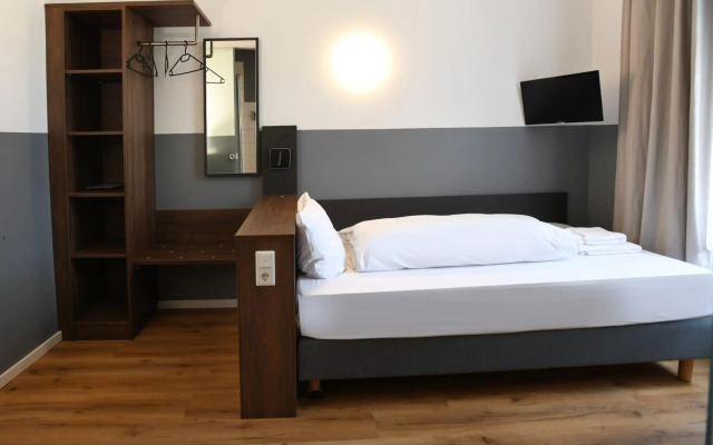 Hotel Apadana Frankfurt