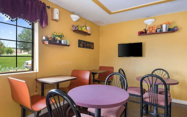 America's Best Inn - Benton