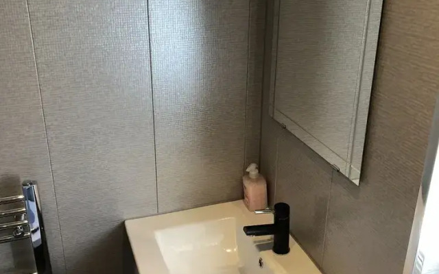 Glasgow Airport Holiday Home
