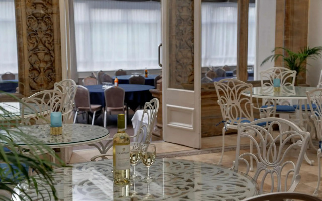 Shrubbery Hotel, Ilminster