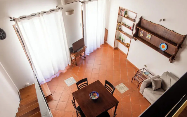 Casa Meli dietro Piazza San Domenico