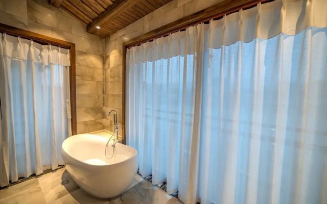 Riverside Boutique Inn