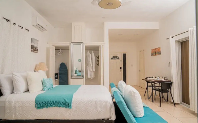 Villa Serenity- Water View Suite - Sleeps 3 -pool