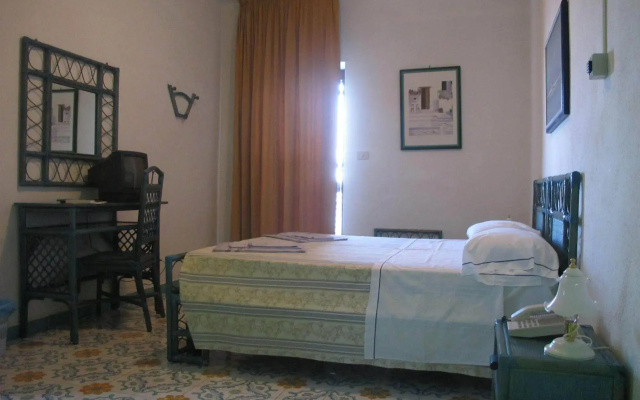Hotel Phenicusa