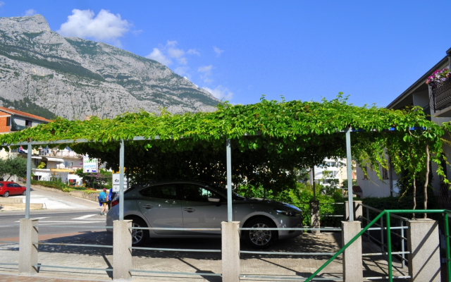 Room Ljuba - 130 meter from sea R7 Makarska, Riviera Makarska