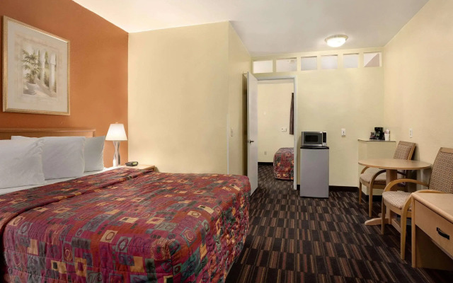 Knights Inn Tucson D.M.A.F Area