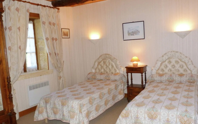 Chic Holiday Home in Siorac-en-perigord With