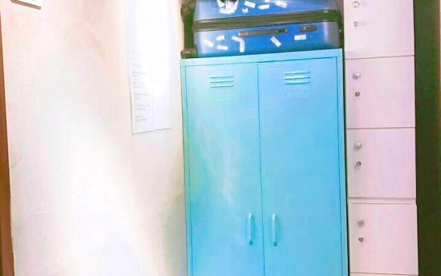 Check and out Guesthouse & Pub