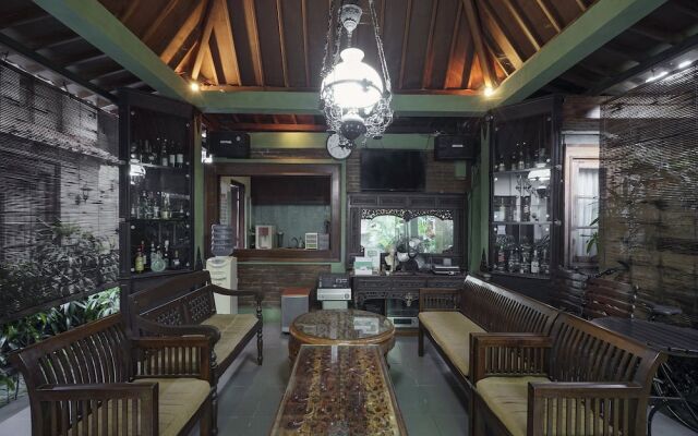 Ndalem Maharani Guest House