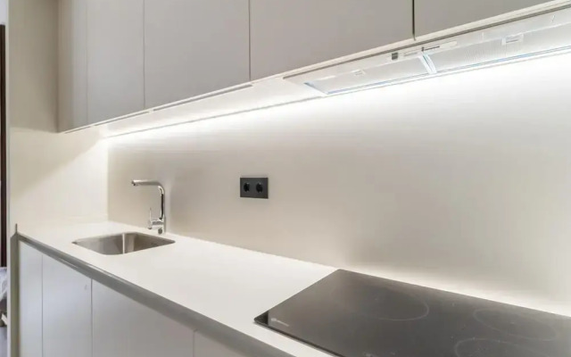 Stone Home in Benasque Near Scenic Lake