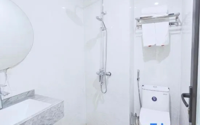 One Villa 4 Hotel – Bathroom – Hanoi