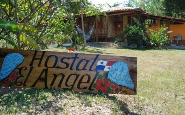 Hostal Familiar El Ángel Panamá B&B