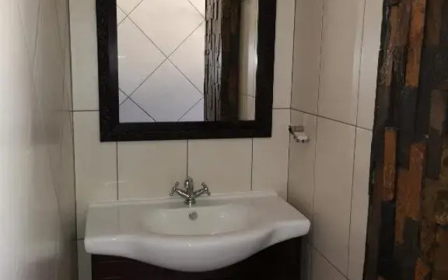 AAA Rose Garden Guesthouse