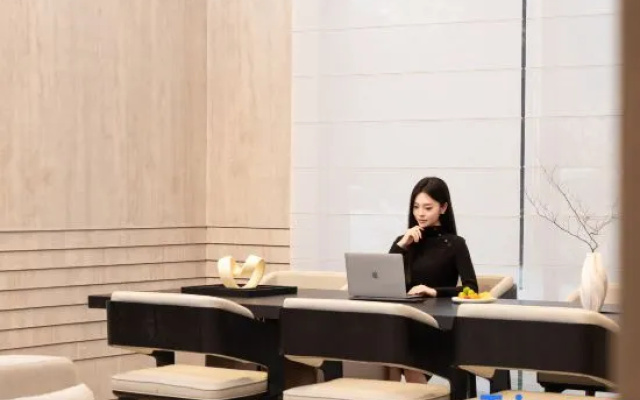 Yatou Hotel, Yangshan Road, Xuzhou Jinshanqiao Metro Station – People – Xuzhou