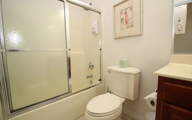 Hamilton Cay at Bermuda Bay by Kees Vacations