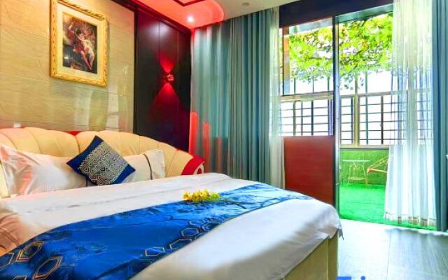 Triumphal Arch Hotel