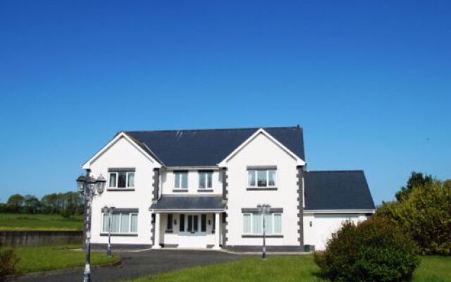 Efail Newydd