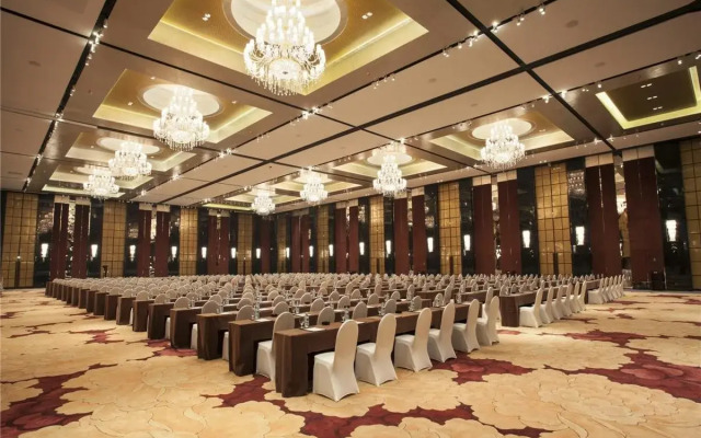 Palace Garden Hotel and Resorts