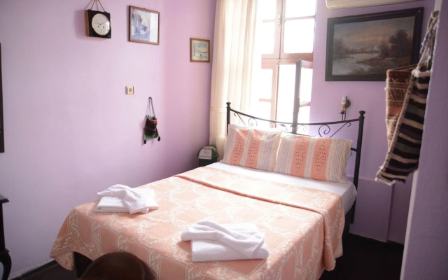 Cunda Zehra Teyzenin Evi