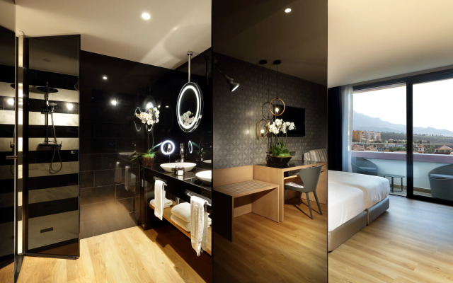 Отель Hard Rock Tenerife