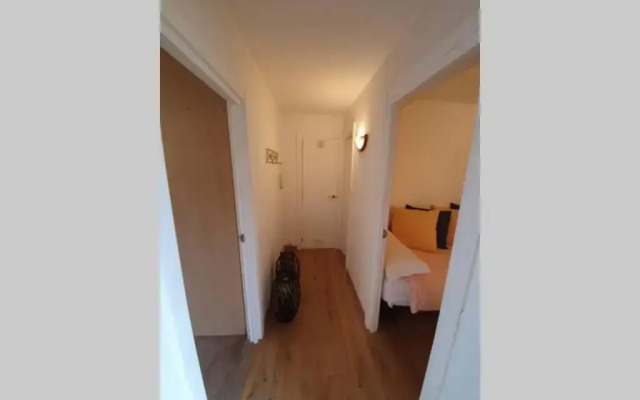 Bonita casa. Gran jardín. Con wifi.