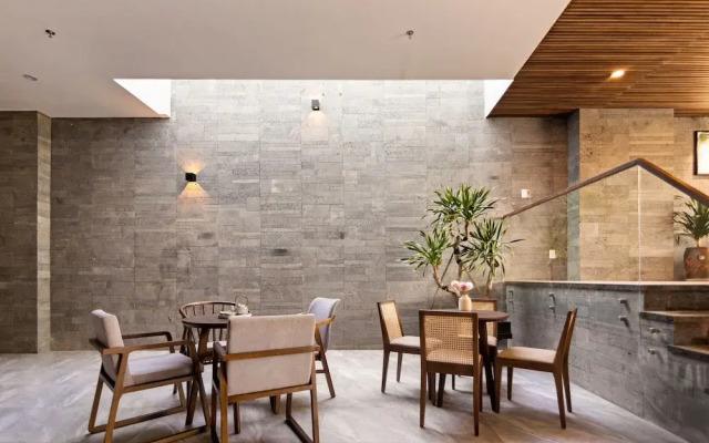 Hoang Thinh Hotel & Apartment Danang