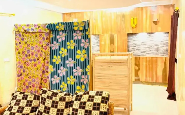 Room in Guest Room - Luxury Furnished Room No1