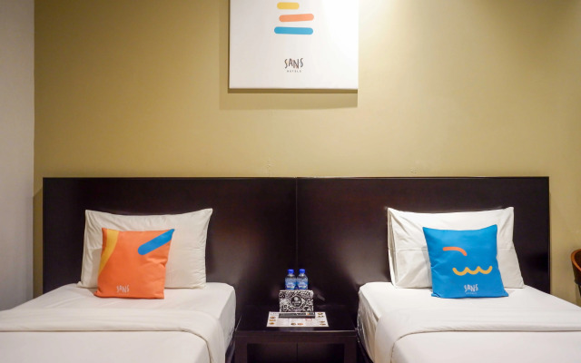Sans Hotel Empress Simpang Lima