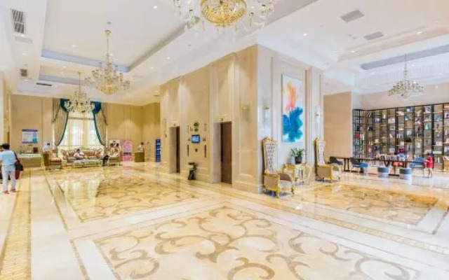 Vienna International Hotel (Zhongshan Old Town Huayi Plaza)