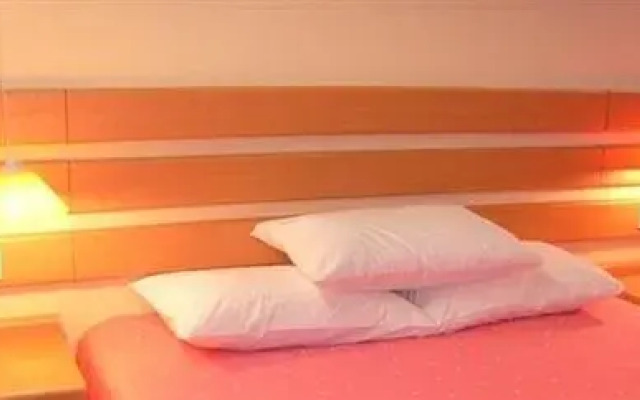 Home Inn Dongtai Yancheng Wanghai West Road