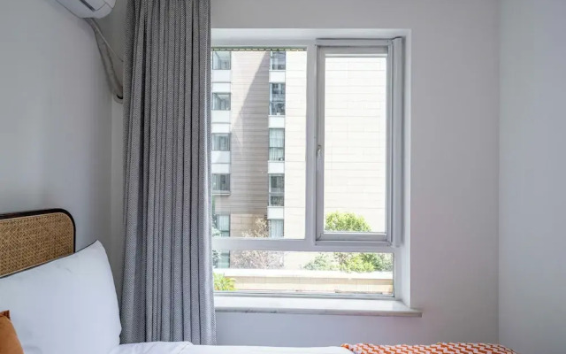 Tyms Bright 2BR 1BA Apt Xuhui Center