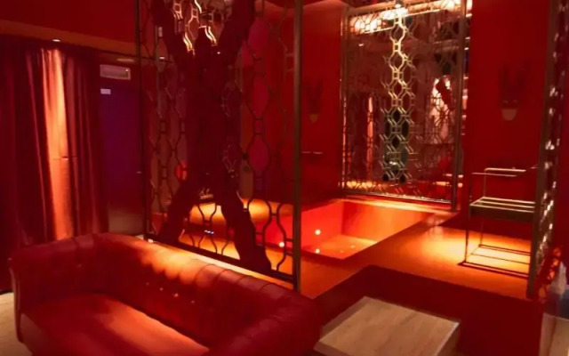 Emotional Grand Motel