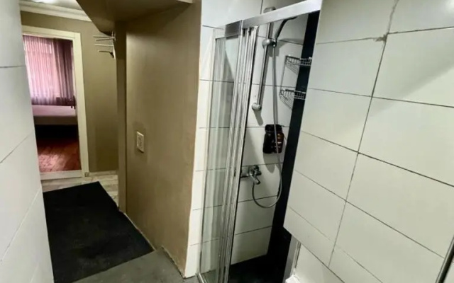 Aram Kerasi Rooms
