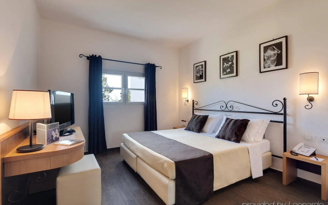 Hydra Beach Resort