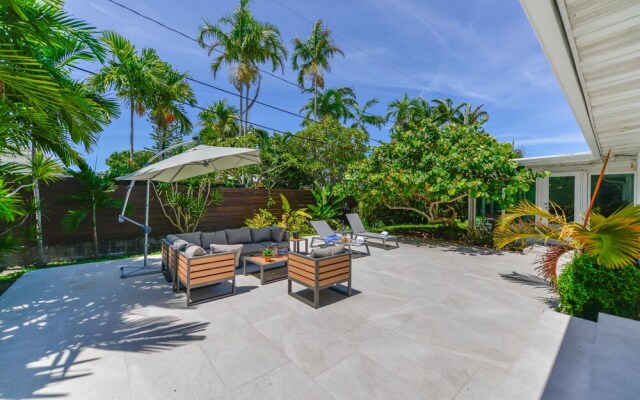 Amazing renovated home close to the Bay