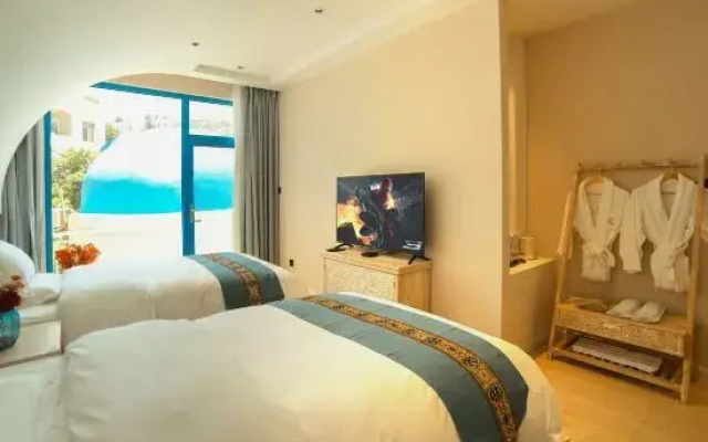 Fuxian Lake 25 Degree Blue Hotel