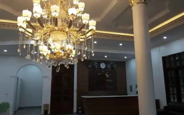 Van Xuan Royal Hotel