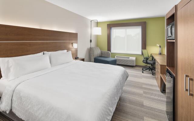 Holiday Inn Express & Suites Palm Bay by IHG